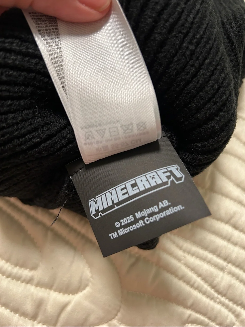 Kids Minecraft Black Pom Beanie with Green Pixel Character-Size L/XL-Winter-NEW